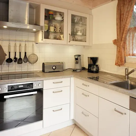 Bernstein - Prázdninový dům *